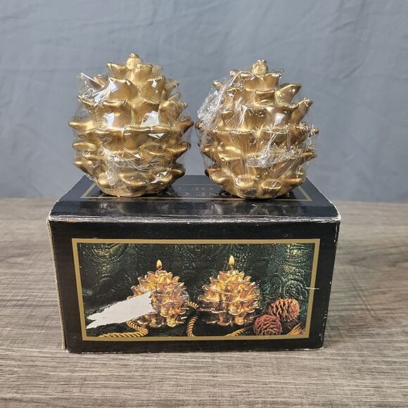Gold Pinecone Candle Set - Picture 3 of 6